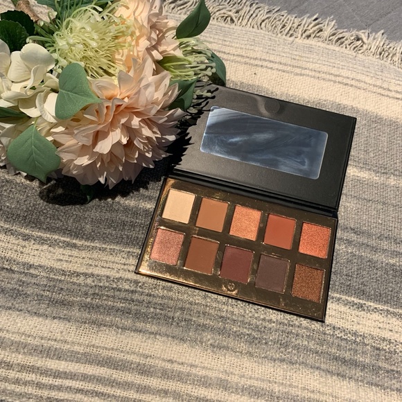 CROWN PRO Fuego Eyeshadow Palette - Picture 4 of 5